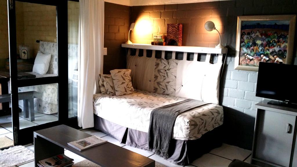 Hornbill House Self Catering Accommodation Hermanus Exterior photo