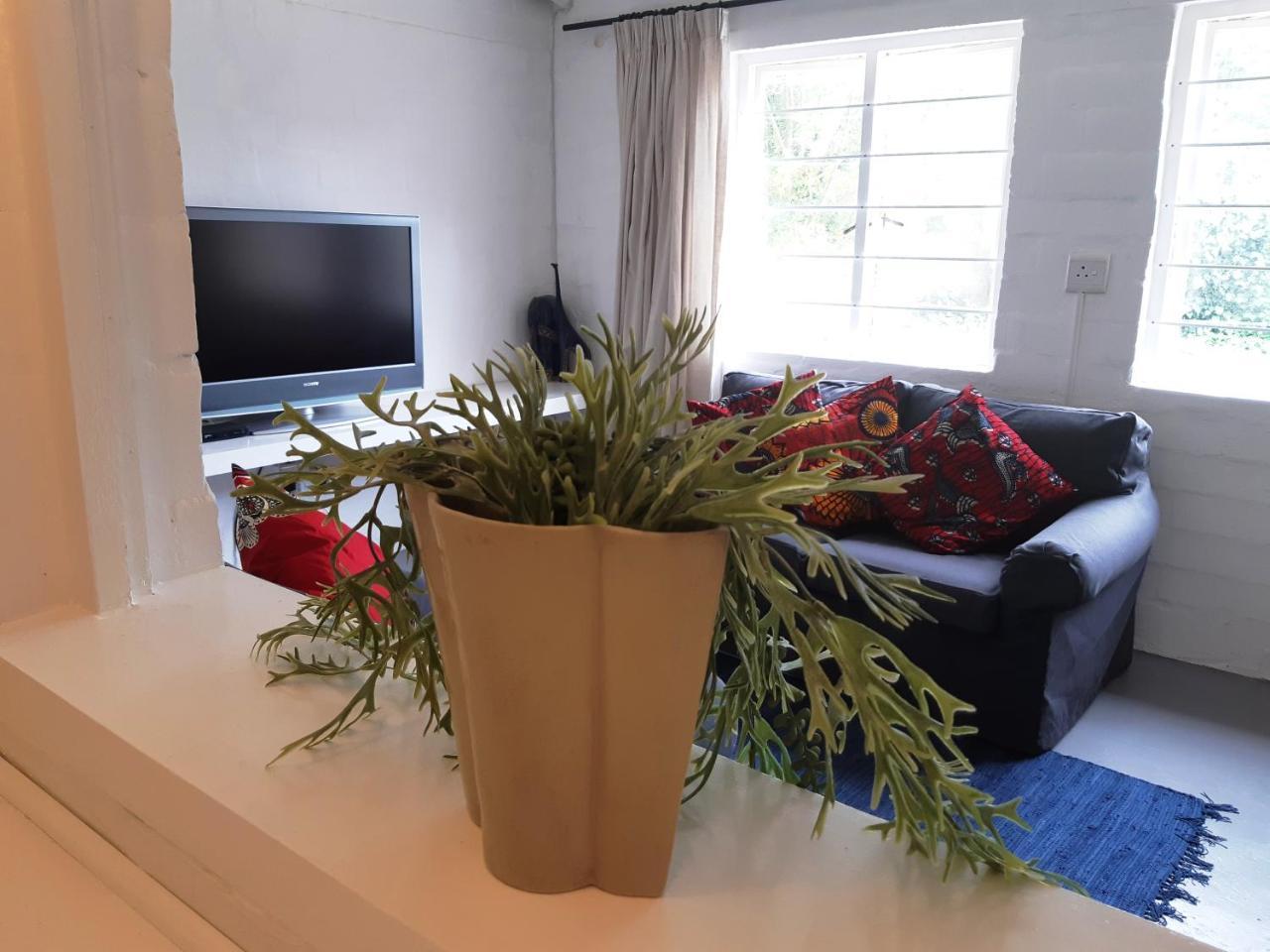 Hornbill House Self Catering Accommodation Hermanus Exterior photo