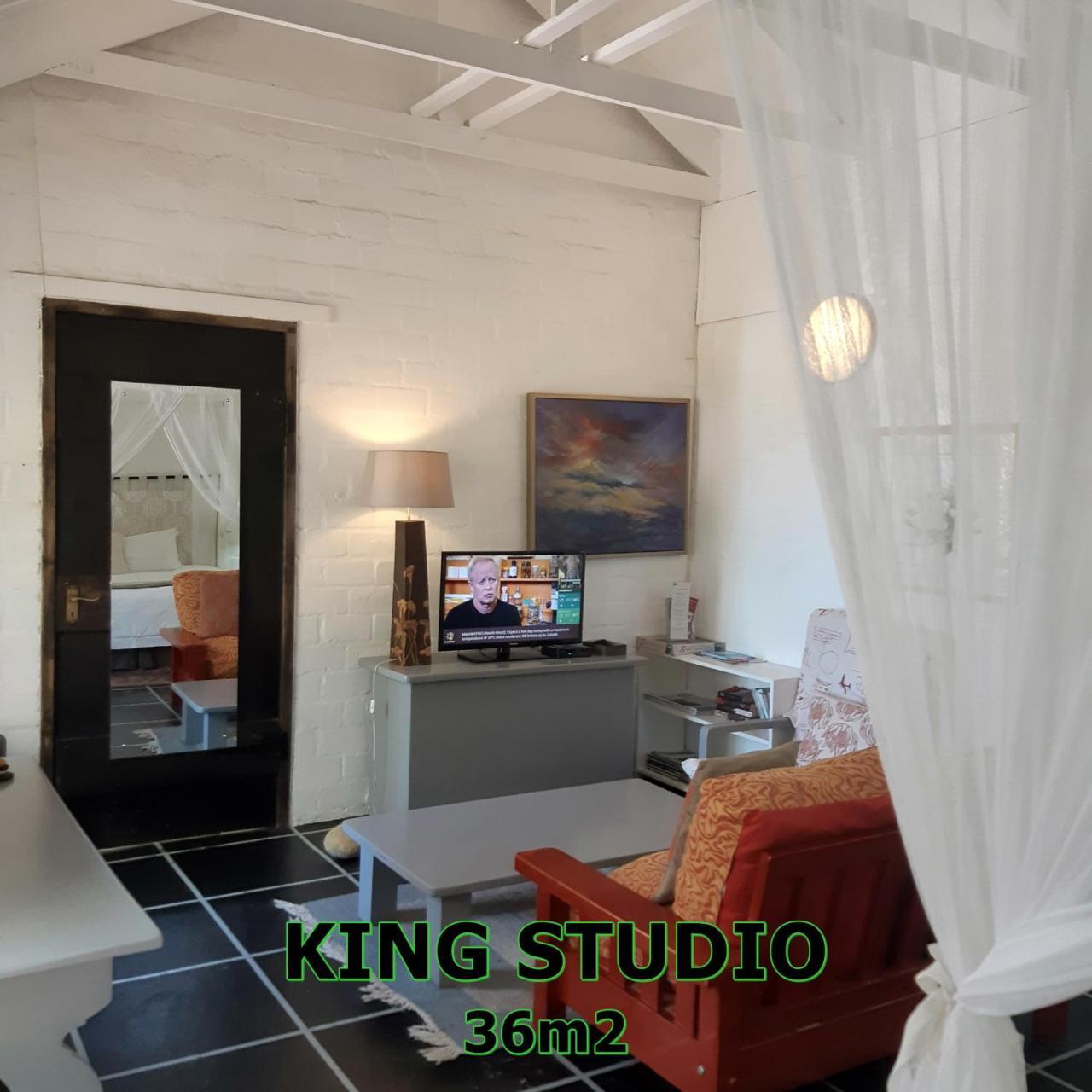 Hornbill House Self Catering Accommodation Hermanus Exterior photo